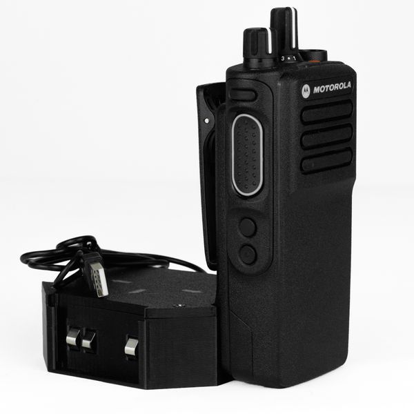 Зарядний пристрій адаптер потрійний для зарядки рацій Motorola R7 / DP (із вбудованим USB-кабелем та LED-індикацією) 4103 фото